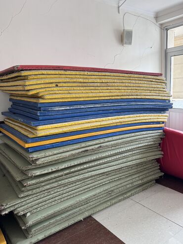 Другое для спорта и отдыха: Tatami satilir. 22 boz 7 goy 12 sari Qiymeti umumi 1435. 1 i 35azn