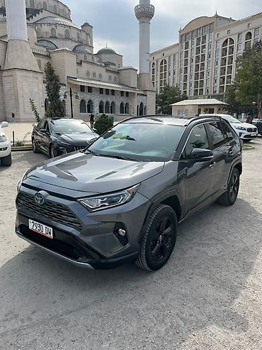 Toyota RAV4: 2020 г., 2.5 л, Вариатор, Гибрид, Кроссовер