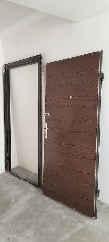 kohnə qapı: Mənzil qapısı 100×210 ölçüdə. Ünvan: Xırdalan AAAF Park Əlaqə — 4