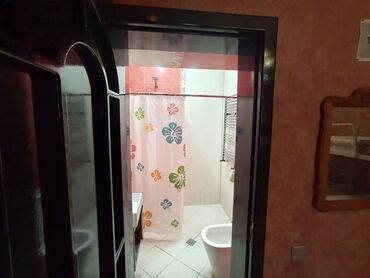 Günlük kirayə mənzillər: 4 otaqlı — 11