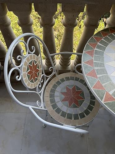 həyət üçün stul: Balkon üçün mozaika dəst – 1 masa + 2 stul - Dizayn: Dairəvi mozaika — 2