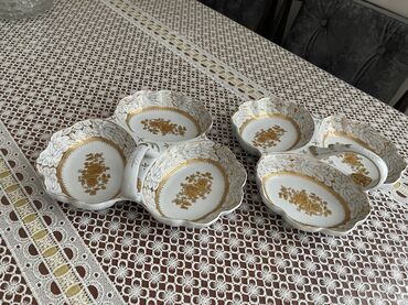 Digər dəstlər və servizlər: Qızılı naxışlı porselen qəlyanaltı dəsti 1 ədədi 5 manat - Material lalafo.az -da Digər dəstlər və servizlər: Qızılı naxışlı porselen qəlyanaltı dəsti 1 ədədi 5 manat - Material