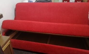 dvosed i trosed: Three-seat sofas, Textile, color - Red, Used