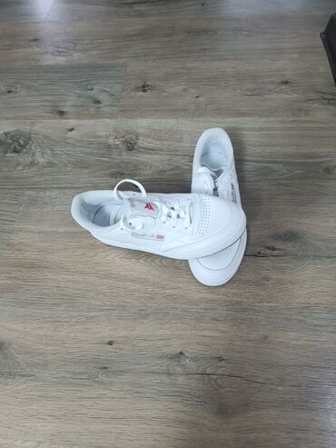 пальто женское бишкек цена: Кроссовки, 37, Reebok Classic, Новый, цвет - Белый, Самовывоз