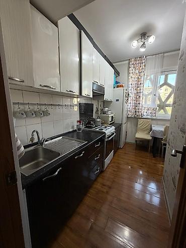 юг 2: 3 комнаты, 68 м², Юг-2 мкр 106 серия улучшенная, 5 этаж, Косметический ремонт — 4
