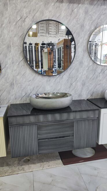 Ev üçün digər mebel: Dairəvi güzgü və lavabosu olan bu hamam mebeli dəsti müasir dizaynı