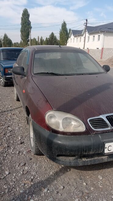 некся 3: Daewoo Lanos: 2002 г., 1.3 л, Механика, Бензин, Седан