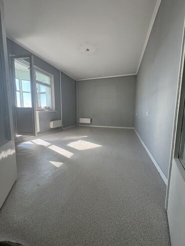 долгосрочная аренда квартир аламедин 1: 1 бөлмө, 34 кв. м, Жеке план, Эски ремонт