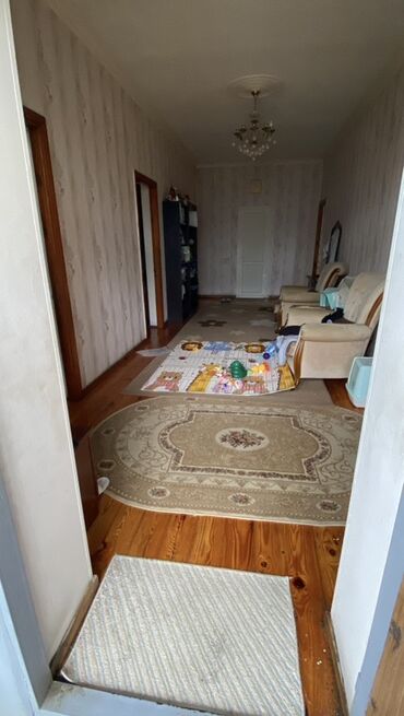 Kirayə qaraj: 0.06ha torpaq sahəsi. 109.6 kv.m yaşayış, 64.6 kv.m köməkçi sahə — 18