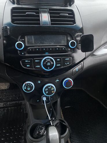 Chevrolet: Chevrolet Spark: 2015 г., 1.2 л, Автомат, Бензин, Хэтчбэк — 6