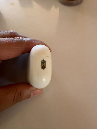 ucuz airpods: Apple AirPods Pro (2-ci nəsil) – Model A2968 Xüsusiyyətlər: - Aktiv — 3