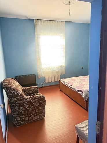 sumqayitda gunluk ev: Geniş və işıqlı 2 otaqlı mənzil. - Plan: giriş dəhlizi, 1 yataq — 8