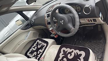 бак на поджеро 2: Mitsubishi Colt: 2003 г., 1.3 л, Автомат, Бензин, Минивэн — 5