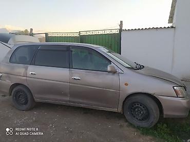 рул: Toyota Gaia: 2001 г., 2 л, Автомат, Бензин, Вэн/Минивэн — 3