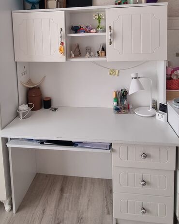 komputer çantaları: Kompüter masası, İşlənmiş, Açılan, Dördbucaq masa