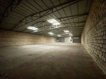 Anbar və emalatxanalar: Anbar Icareye verilir 800kv.m. Kv.m. 5 AZN dir. Qiymeti razolaçmaq — 10
