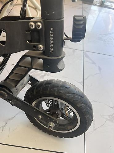 2 el scooter: İşlənmiş Elektrik samokat 9", ≤ 250 Vt, 26 - 35 km/s, Ünvandan götürmə — 6
