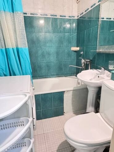 квартиры политех: 1 бөлмө, 30 кв. м, Хрущевка, 4 кабат, Косметикалык ремонт