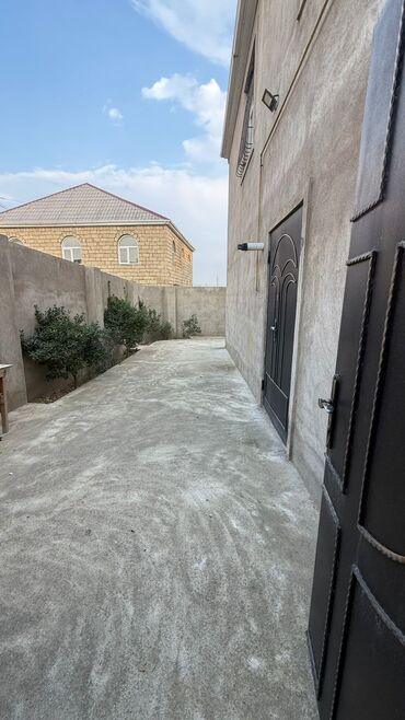 Uzunmüddətli kirayə evlər: Saray Alimlər binasına yaxın 3 sotda 2 mərtəbə altı qaraj yuxarıda 3 — 15