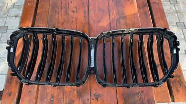 radiator barmaqliq: Üstdən çıxma orijinal abrisovka BMW X5 G05 2019-2023, balaca qırığı — 2