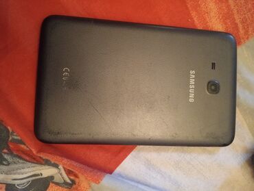 Samsung: Biri 10 AZN — 1