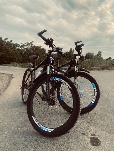 новый велик: Velosibet cutu 700 yenidir 1 gun surulub usdundə aksesuarlarda verilir