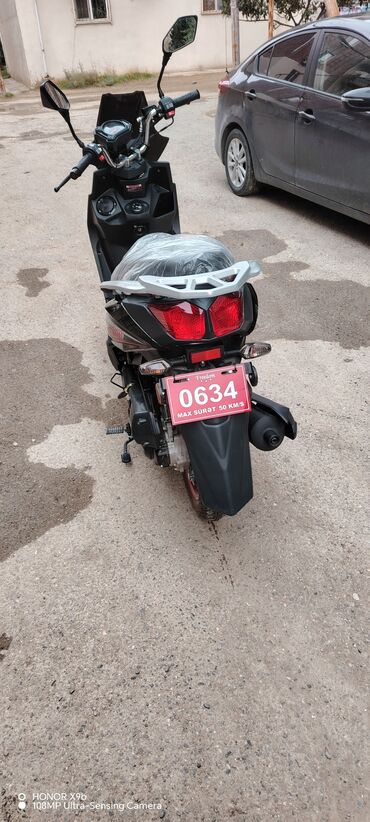 moped 80cc: Məhsul: Freedom skuter - Gövdə rəngi: qara, agresiv sport dizayn - Ön