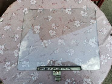 Auto delovi: Staklo desnih prednjih vrata Lada 2101. Polovno, ocuvano. Skinuto sa — 2