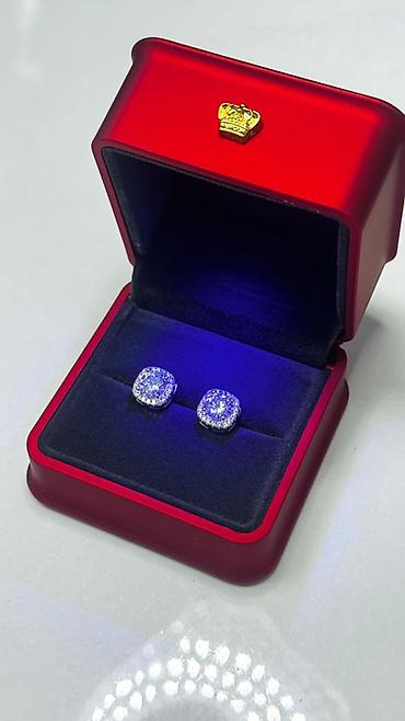 продажа норковых шуб: Продаю ювелирных изделий из серебра 925 камни муассаниты паспорт GRA — 10