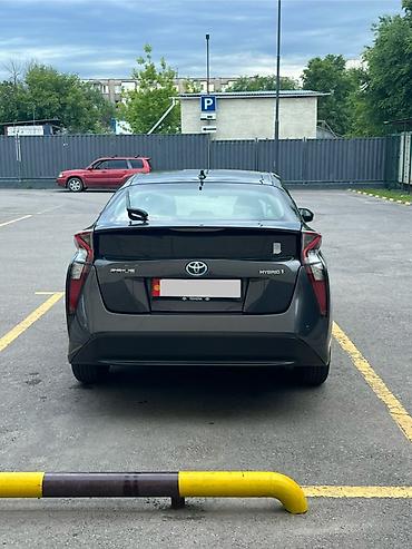 byd e2 2024: Toyota Prius: 2016 г., Автомат, Гибрид, Хэтчбэк — 3