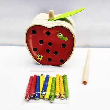 Игрушка червячки в яблоке деревянная. Доставка, нашим курьером, по