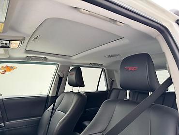 Toyota: Toyota 4Runner: 2020 г., Автомат, Бензин, Внедорожник — 6