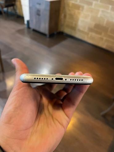 Apple iPhone: IPhone 11, Ağ — 8