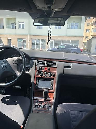 audi 80 1.8: Mercedes-Benz E-Class: 2.2 l | 2001 il Sedan — 5