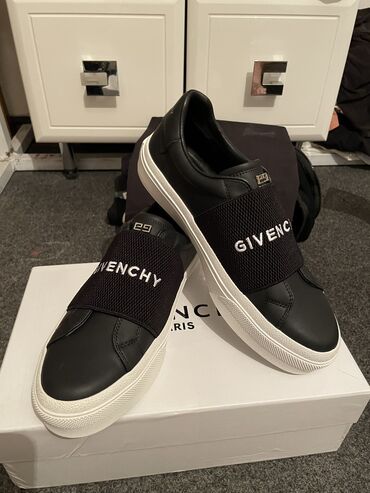 токио красовки: Срочно продаются кожаные кеды «Givenchy Paris” Заказали у байера,но