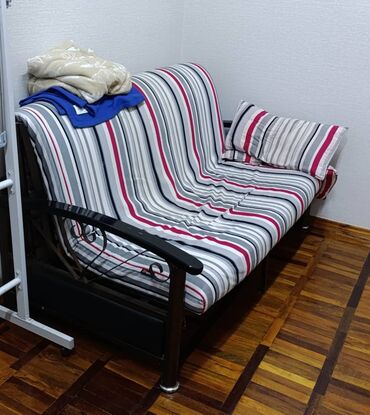 2 диван: Диван-кровать, цвет - Коричневый, Б/у
