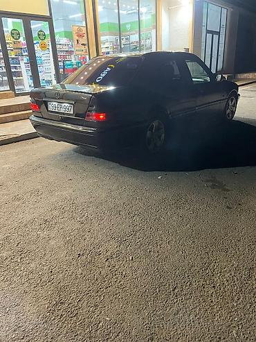 Mercedes-Benz: Mercedes-Benz C 200: 2.2 l | 1999 il Sedan — 10