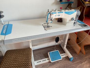 швейная матор: Швейная машина Jack, Автомат