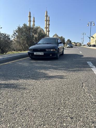 luaz satilir: Mitsubishi Galant sedan - Kuzov: 4 qapılı sedan, qara rəng - Nömrə — 3