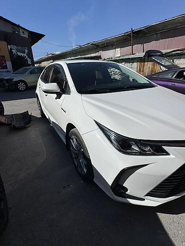 Toyota: Toyota Corolla: 2019 г., 1.8 л, Вариатор, Гибрид, Седан — 2