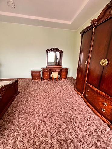 Долгосрочная аренда домов: 300 м², 7 комнат — 1