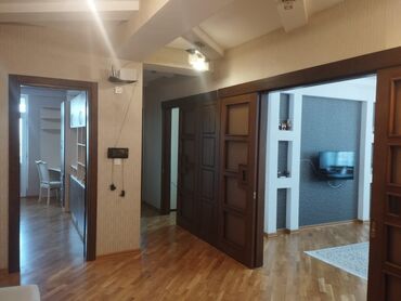 Uzunmüddətli kirayə mənzillər: 1 nəfər qız otaq yoldaşı axtarılır.Yaş aralığı 17-25 Hər otağda 2 — 13