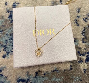 zlatne mindjuse sa ruskom kopcom: Pendant necklace, Christian Dior