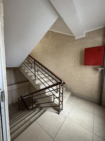 Аренда помещений свободного назначения: 🔥Продаётся просторная 3-комнатная квартира в 5 микрорайоне! Напротив — 3