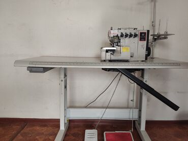 Бытовая техника: Швейная машина Коверлок, Полуавтомат