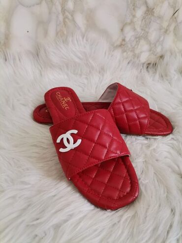 Papuče: Papuce 1.700
Kompleti 2.900 — 13