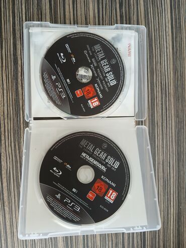 Kompakt plastik qutuda olan "Metal Gear Solid: The Legacy Collection"