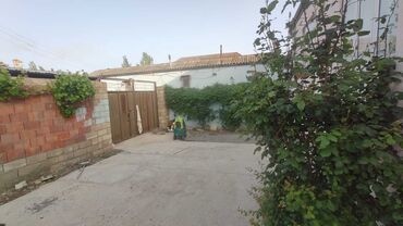 nizami rayonu ev: 4 otaqlı, 130 kv. m, Kredit yoxdur, Təmirsiz