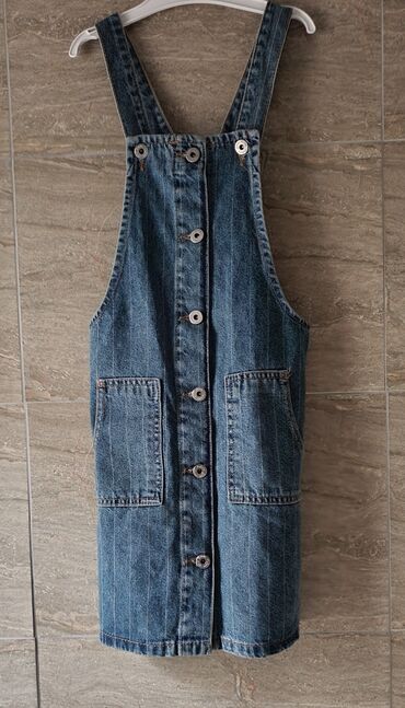 джинсы женские новые: Продаю джинсовый сарафан на 9-10 лет, рост 134-140, очень хорошего