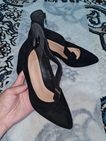 обувь жен: Туфли 38.5, цвет - Черный